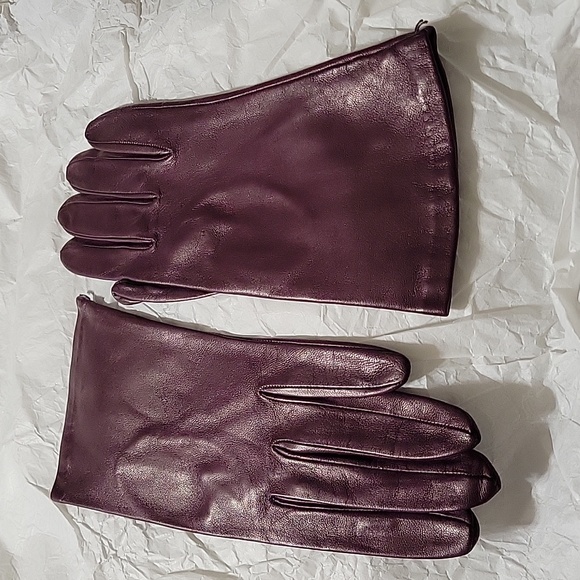 Neiman Marcus Burgundy Gloves - Picture 6 of 12